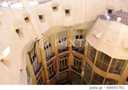 バルセロナ　カサ・ミラ　内部 68693761