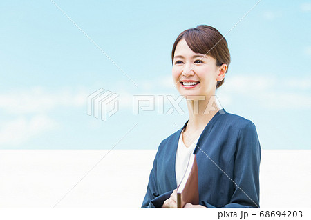 女性　ビジネス　1人 68694203