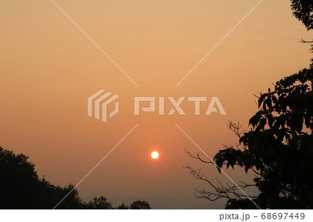 日の出 日の出 68697449