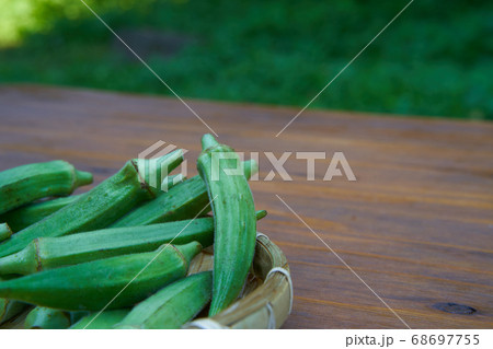 オクラは夏の野菜。 68697755