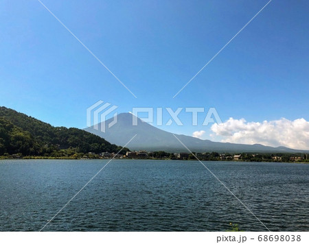 夏の河口湖と富士山 夏の河口湖と富士山 68698038