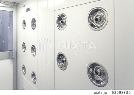 Entrance before of Clean rooms ,air shower for 68698380