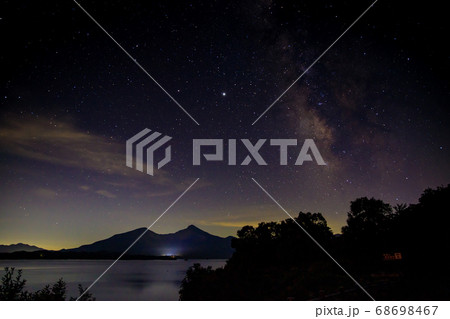 磐梯山と星空 磐梯山と星空 68698467