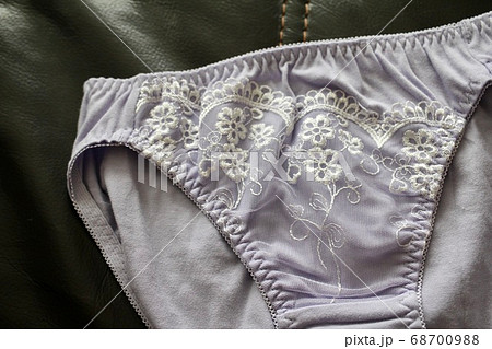 女性用下着　薄紫の新品ショーツ　 68700988