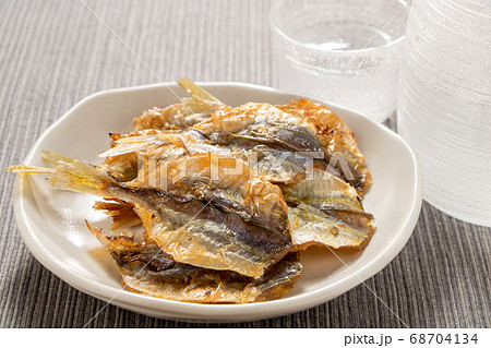 焼き小あじ 日本酒 冷酒 のおつまみイメージ の写真素材