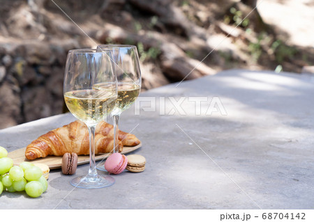 picnic with wine 68704142