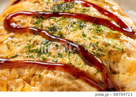 オムそば(オム焼きそば)のアップ。 オムそば(オム焼きそば)のアップ。 68704721
