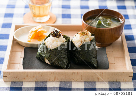 おむすび 定食スタイル 2 おむすび 定食スタイル 2 68705181
