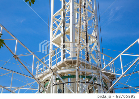 Part of the high attraction in the amusement park 68705895