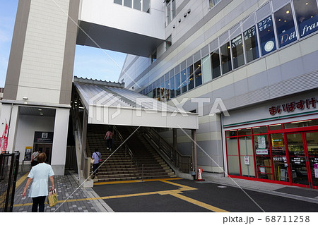 菊名駅 西口の階段 菊名駅 西口の階段 68711258