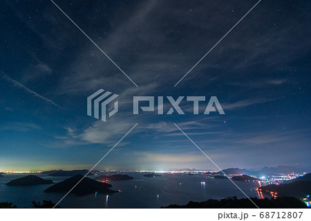 紫雲出山から見える瀬戸内海の島々の夜景 68712807