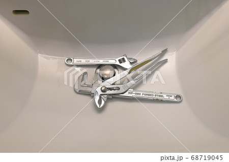 水回り工具　スパナ　モーターレンチ　プライヤー② 68719045