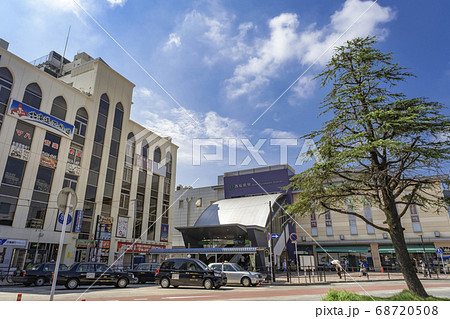 都市風景　西船橋駅前の街並み　千葉県船橋市 68720508