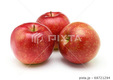 りんご 恋空 の写真素材