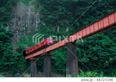 ローカル列車 ローカル列車 68723396