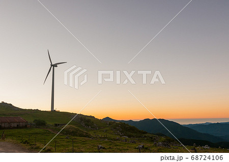 四国カルスト!天空の路の暁光 四国カルスト!天空の路の暁光 68724106