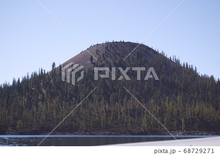 クレーターレイク国立公園　ドライブ　アメリカ 68729271