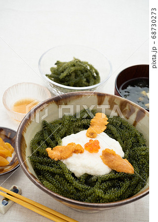 海ぶどう丼定食 アーサー汁 漬物 海ぶどう丼定食 アーサー汁 漬物 68730273