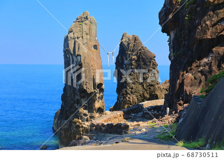 【高知県】室戸岬の夫婦岩 68730511
