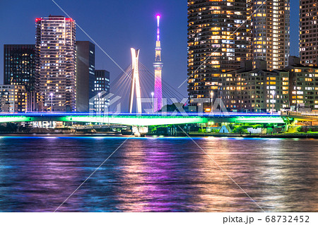 《東京都》中央区ベイエリアの夜景・スカイツリー 68732452