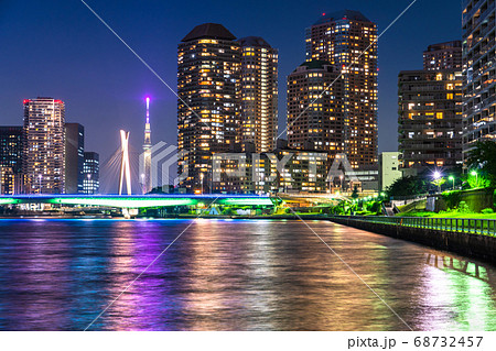 《東京都》中央区ベイエリアの夜景・スカイツリー 68732457