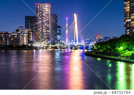 東京都 中央区ベイエリアの夜景 スカイツリーの写真素材