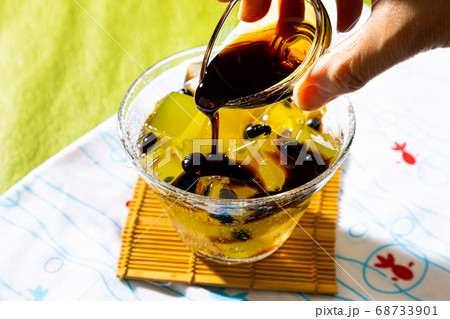 みつ豆　かんてん　　 Japanese style sweets or desserts 68733901