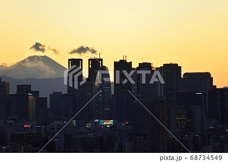 文京シビックから見た富士山と新宿副都心の夕景 文京シビックから見た富士山と新宿副都心の夕景 68734549