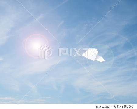 紙ヒコーキ 紙ヒコーキ 68739050