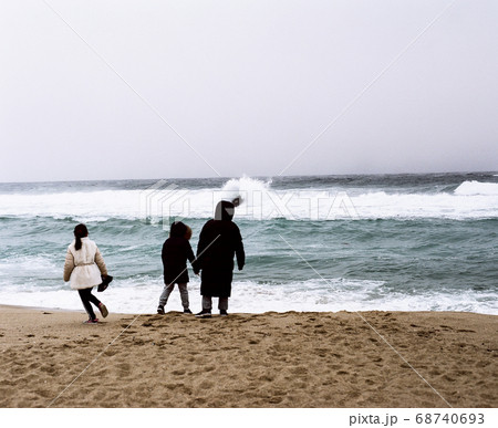 江陵 ビーチ 冬 68740693