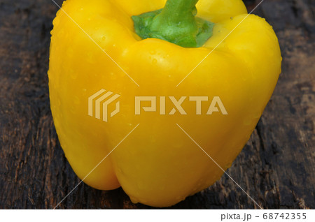 Yellow sweet pepper 68742355
