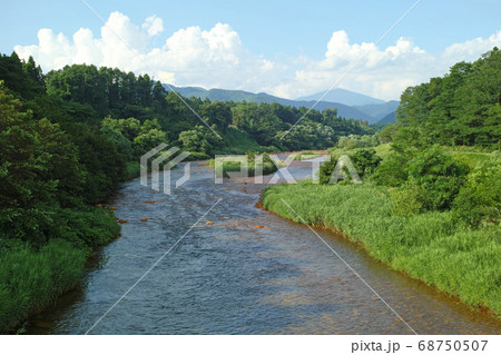 福島県猪苗代町から見た夏の長瀬川 福島県猪苗代町から見た夏の長瀬川 68750507