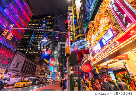 《ニューヨーク》夜のタイムズスクエア・マンハッタン 《ニューヨーク》夜のタイムズスクエア・マンハッタン 68753643
