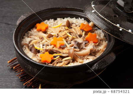 きのこの炊き込みご飯 68754321