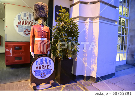 ロンドン、コベントガーデンのジュビリー マーケット ロンドン、コベントガーデンのジュビリー マーケット 68755891