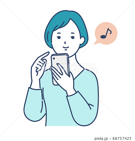 スマホを見ている女性 68757425