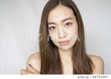 女性のポートレート 68763067