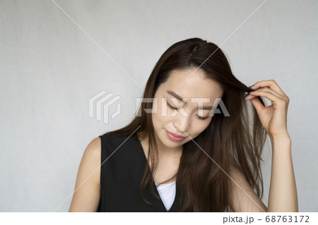 女性のポートレート 68763172