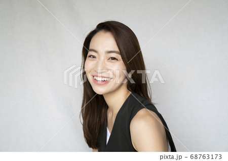 女性のポートレート 女性のポートレート 68763173