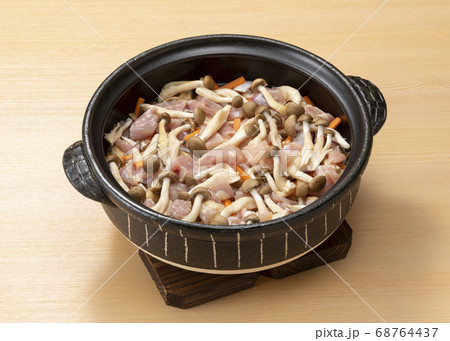 五目ご飯の下拵え 五目ご飯の下拵え 68764437