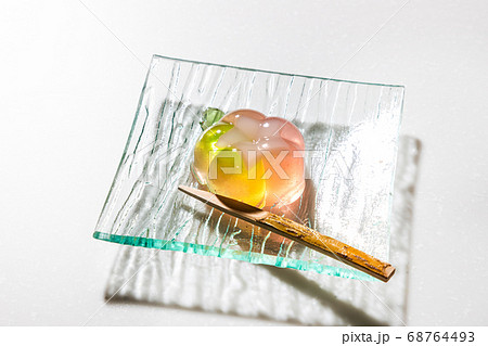 和風ゼリー　Sweet Japanese-style jelly dessert 68764493