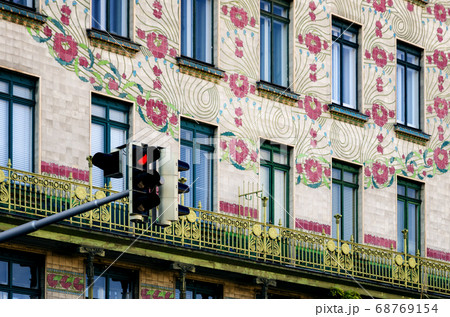 Vienna, Majolica Hause 68769154