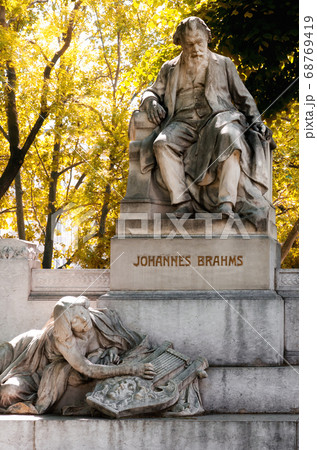 Vienna, monument of Johannes Brahms 68769419