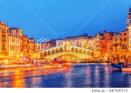 Rialto Bridge (Ponte di Rialto) or Bridge of Sighs Rialto Bridge (Ponte di Rialto) or Bridge of Sighs 68769573