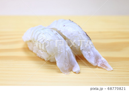 おいしい炙り魚の握り 68770821