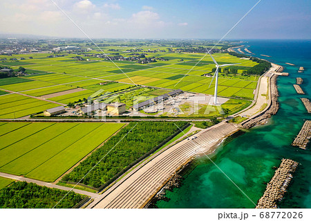 夏の風力発電施設 富山県入善町沿岸 夏の風力発電施設 富山県入善町沿岸 68772026