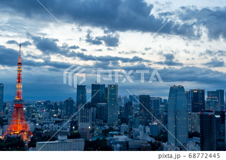 東京都港区浜松町から見た東京の都市景観 68772445
