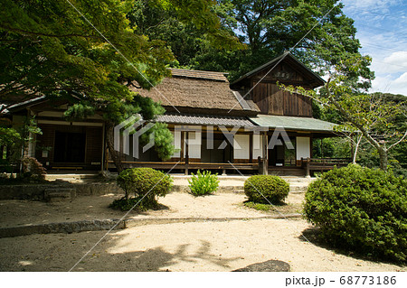 足守藩主大名庭園 近水園 吟風閣と夏空 岡山県岡山市北区足守 足守藩主大名庭園 近水園 吟風閣と夏空 岡山県岡山市北区足守 68773186