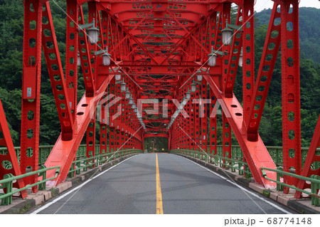 赤い橋 68774148