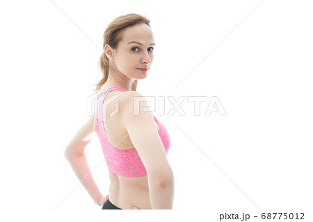 スポーティーな女性ポートレート スポーティーな女性ポートレート 68775012
